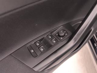 VOLKSWAGEN Taigo usata, con Luci diurne LED
