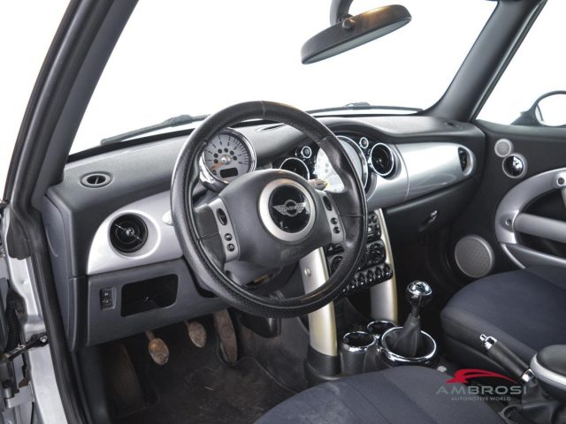 MINI Cabrio usata 7