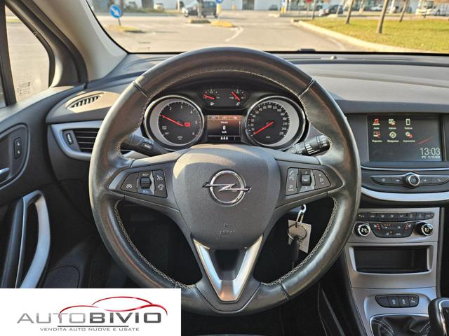 OPEL Astra usata, con Fari LED