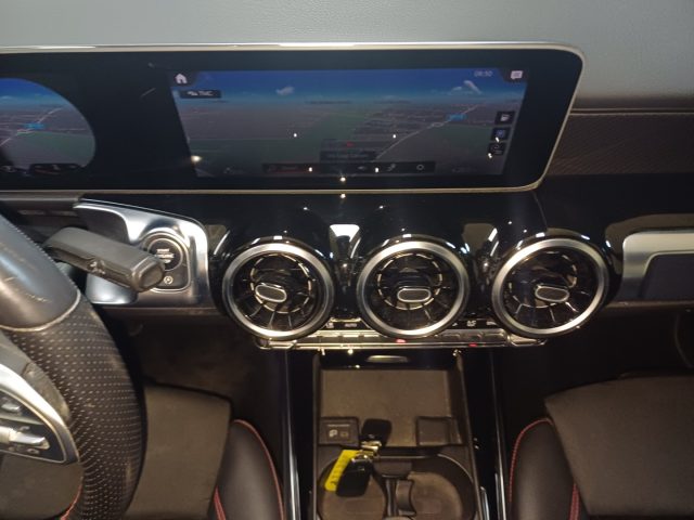 MERCEDES-BENZ GLB 200 usata, con Volante in pelle