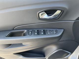 RENAULT Captur usata, con Autoradio