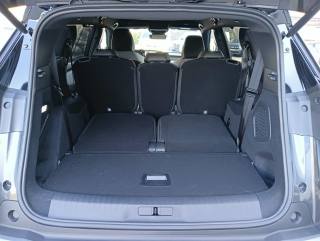 PEUGEOT 5008 usata, con Sedile posteriore sdoppiato