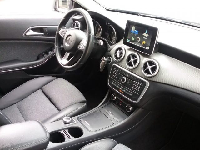 MERCEDES-BENZ GLA 220 usata, con Controllo trazione