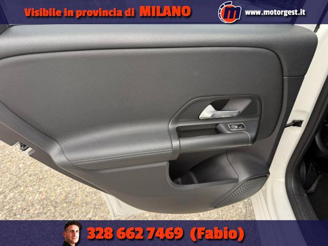 MERCEDES-BENZ B 180 usata, con Portellone posteriore elettrico