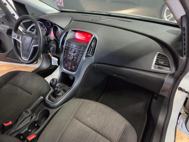 OPEL Astra usata, con Interni in pelle