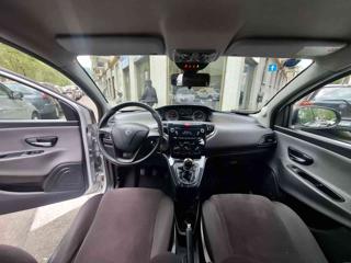 LANCIA Ypsilon usata, con ESP