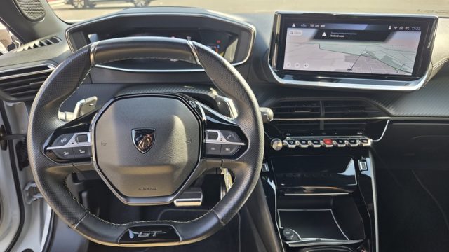 PEUGEOT 2008 usata, con Vetri oscurati