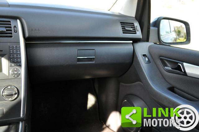 MERCEDES-BENZ B 180 usata, con Specchietti laterali elettrici