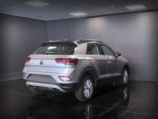 VOLKSWAGEN T-Roc usata, con Autoradio