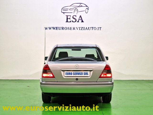 MERCEDES-BENZ C 180 usata 9