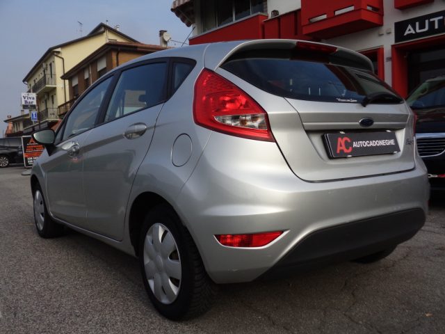 FORD Fiesta usata, con Autoradio