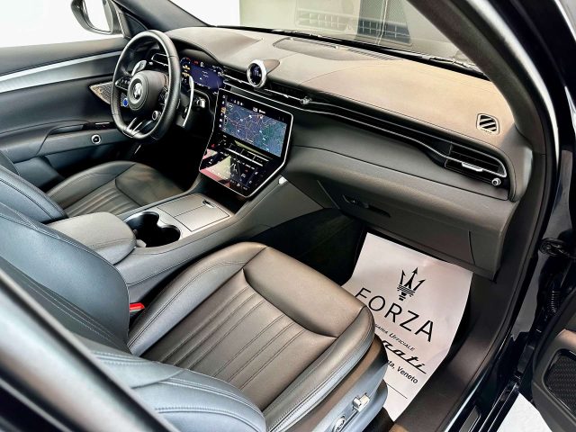MASERATI Grecale usata, con Interni in pelle