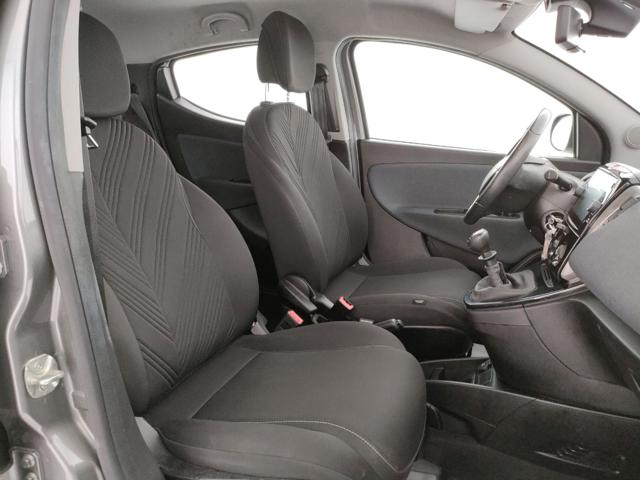 LANCIA Ypsilon usata, con Fendinebbia