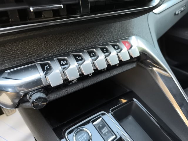 PEUGEOT 3008 usata, con Servosterzo