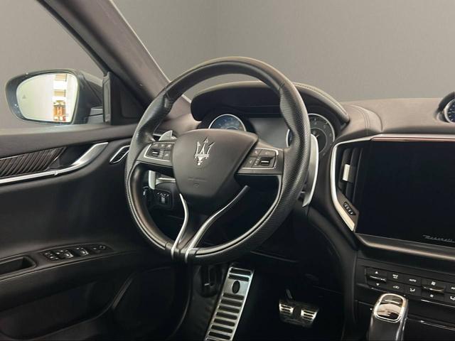MASERATI Ghibli usata, con Sedile posteriore sdoppiato