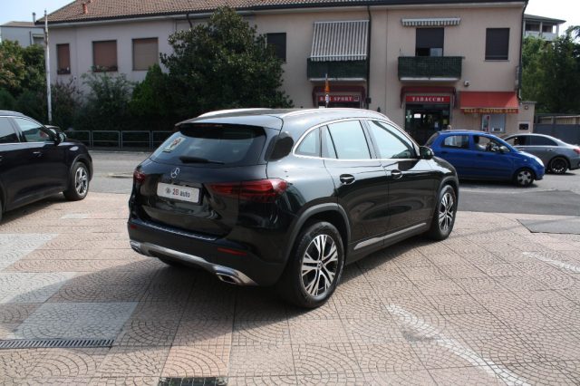 MERCEDES-BENZ GLA 180 usata, con Autoradio