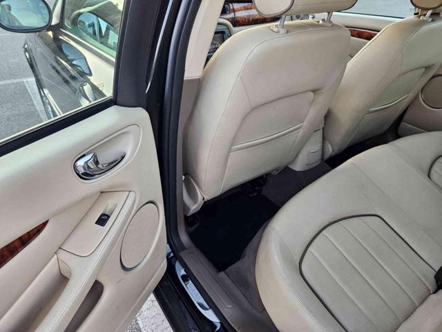 JAGUAR X-Type usata, con Controllo trazione