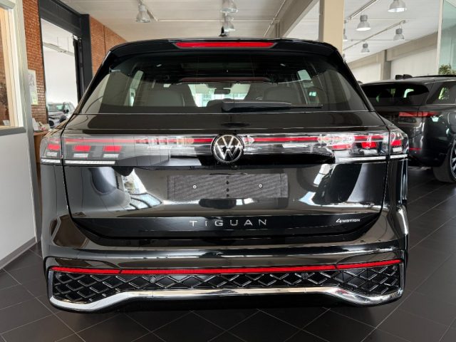 VOLKSWAGEN Tiguan usata, con Autoradio