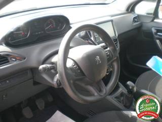 PEUGEOT 208 usata, con Airbag testa