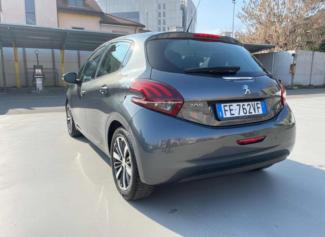 PEUGEOT 208 usata, con Autoradio