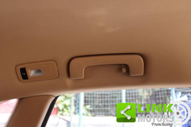 PORSCHE Macan usata, con USB