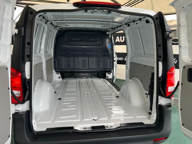 MERCEDES-BENZ eVito usata, con Climatizzatore