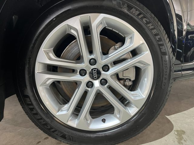 AUDI Q5 usata, con Volante in pelle