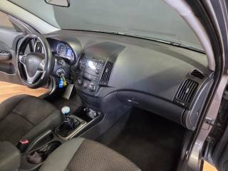 HYUNDAI i30 usata, con Airbag testa