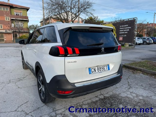 PEUGEOT 5008 usata, con Airbag