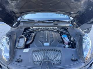 PORSCHE Macan usata, con USB