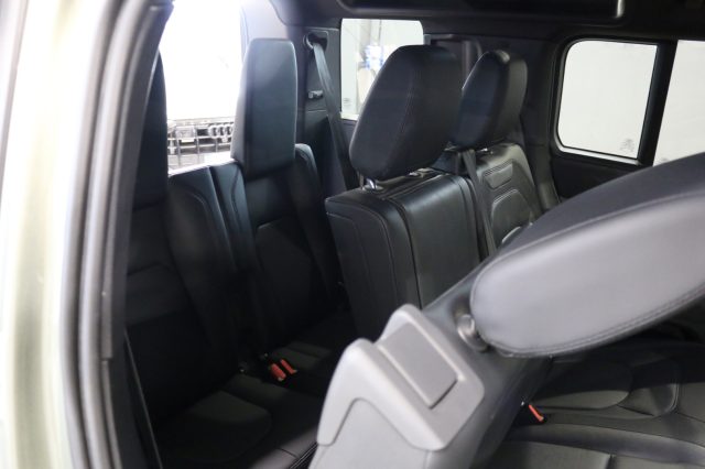 LAND ROVER Defender usata, con Bluetooth