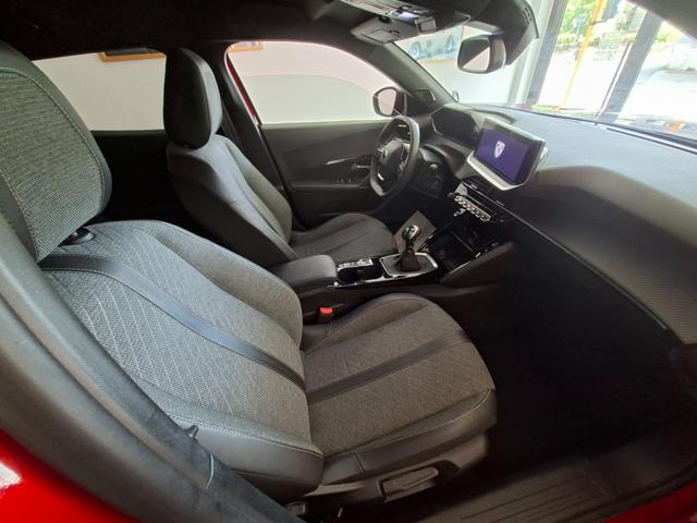 PEUGEOT 2008 usata, con Park Distance Control