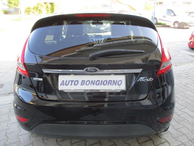 FORD Fiesta usata, con Autoradio