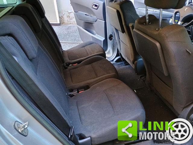 PEUGEOT 5008 usata, con Volante in pelle