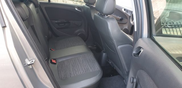 OPEL Corsa usata, con Chiusura centralizzata