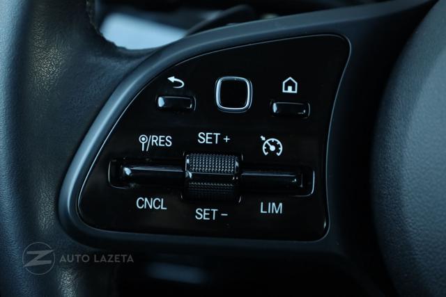 MERCEDES-BENZ GLA 180 usata, con Luci diurne