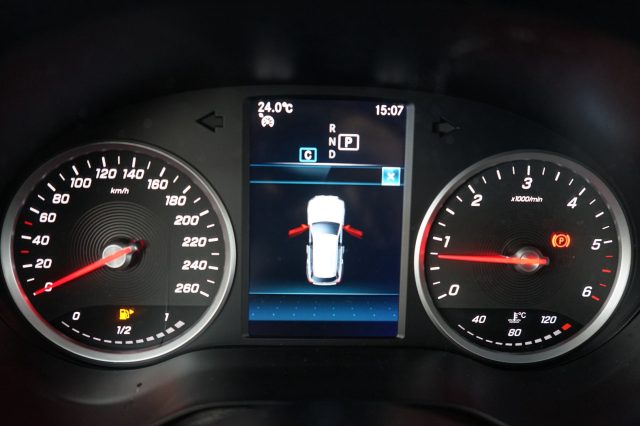 MERCEDES-BENZ GLC 220 usata 57