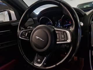 JAGUAR XE usata, con Servosterzo
