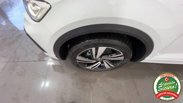 VOLKSWAGEN T-Roc usata, con Controllo automatico clima