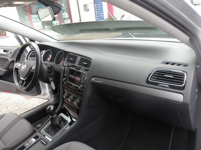 VOLKSWAGEN Golf usata, con Airbag testa