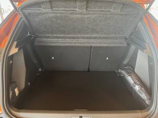 PEUGEOT 2008 usata, con Sistema di navigazione