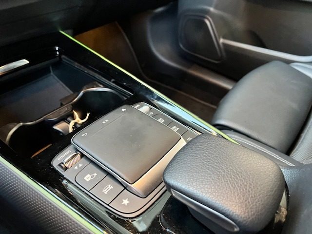 MERCEDES-BENZ GLB 180 usata, con Sistema di navigazione