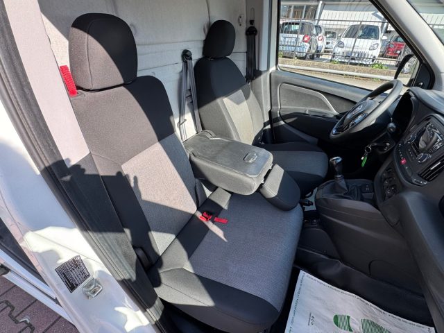 FIAT Doblo usata, con Sensori di parcheggio posteriori