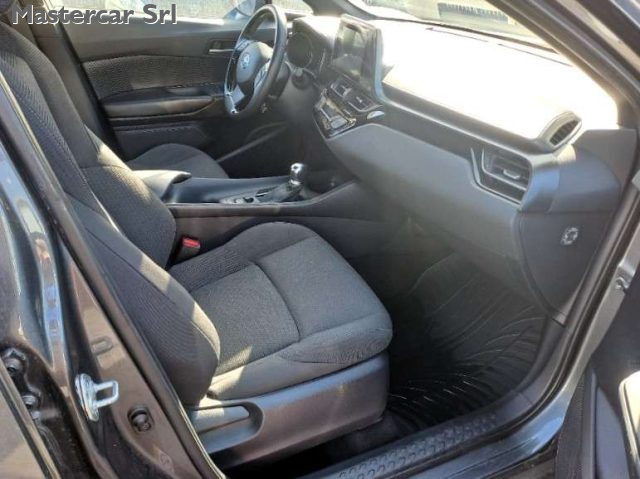 TOYOTA C-HR usata, con Autoradio