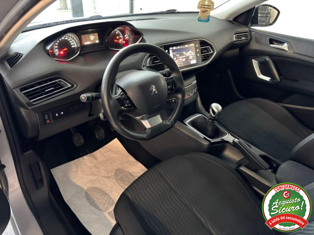 PEUGEOT 308 usata, con Autoradio