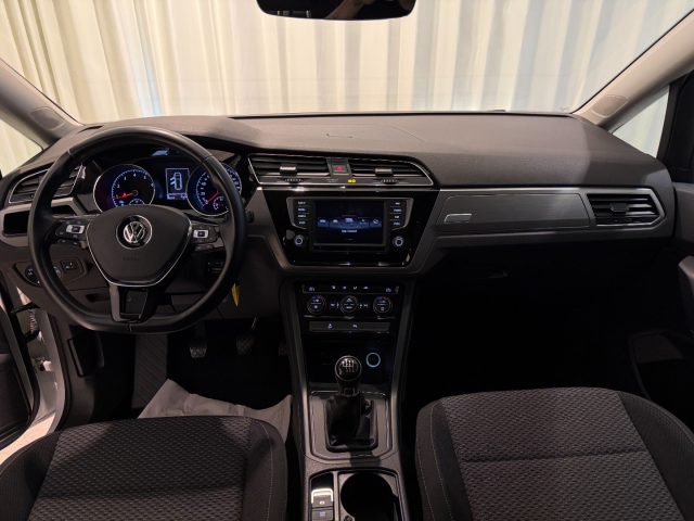 VOLKSWAGEN Touran usata, con Autoradio