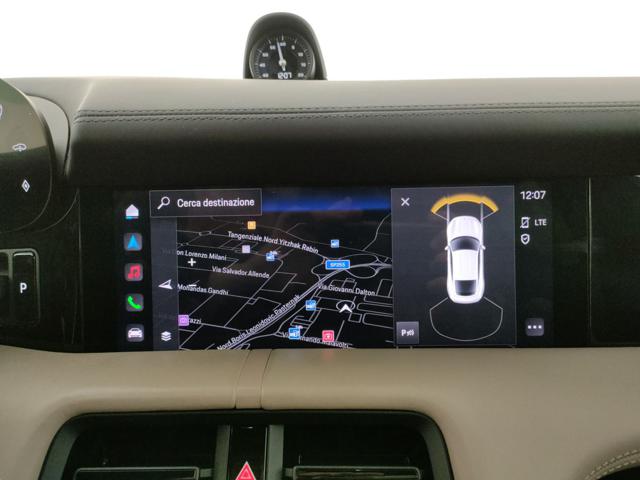 PORSCHE Taycan usata, con Touch screen