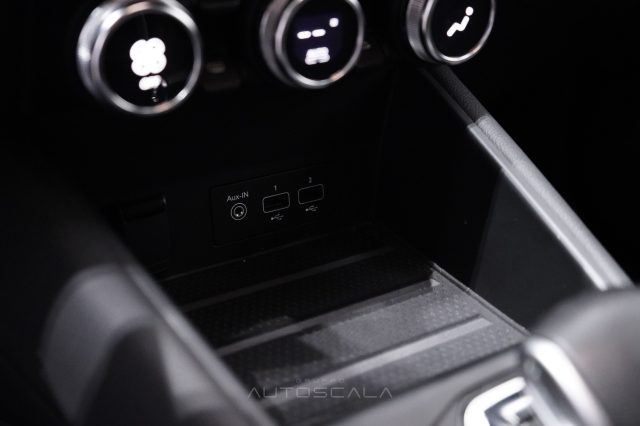 RENAULT Captur usata, con Luci diurne LED