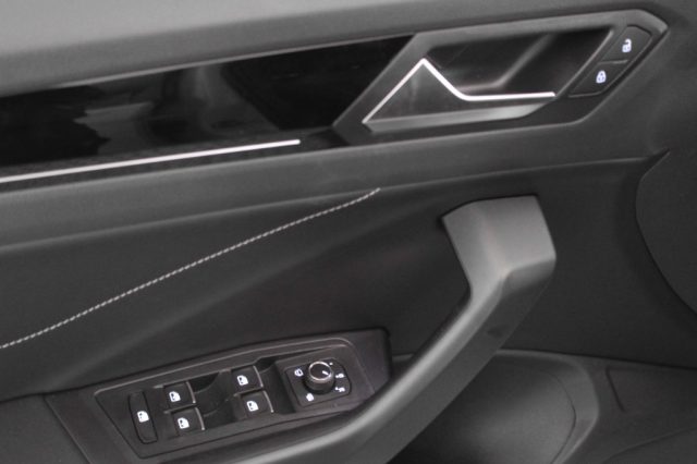 VOLKSWAGEN T-Roc usata, con Controllo elettronico della corsia