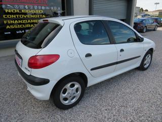 PEUGEOT 206 usata, con Autoradio